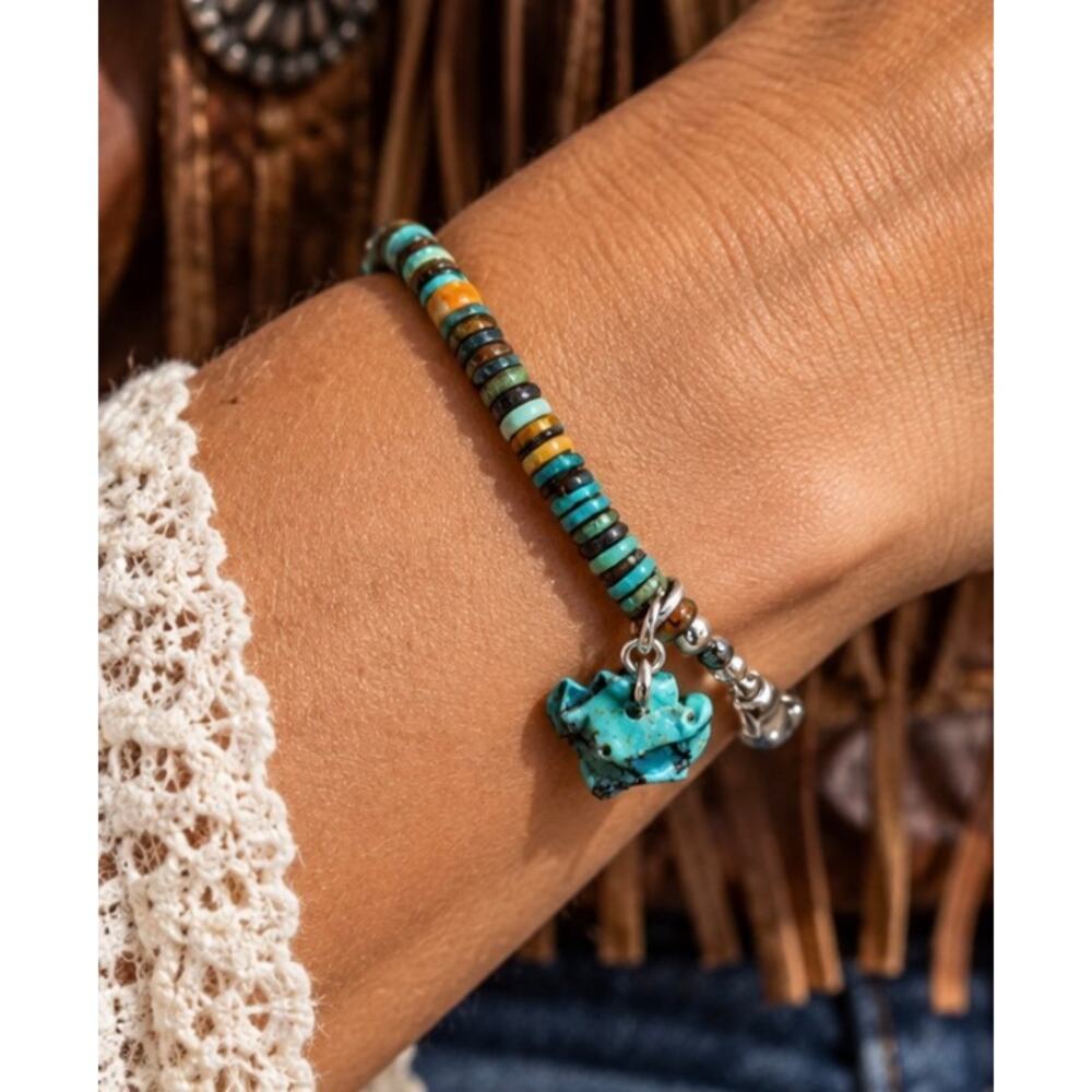 Southwestern Turquoise Heishi 7" Bracelet with Hand-Carved Turquoise Frog charm